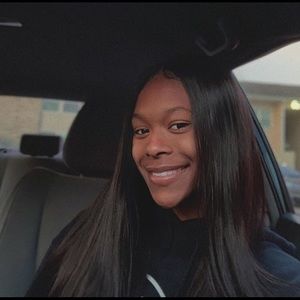 Meet your Posher, Nadeline